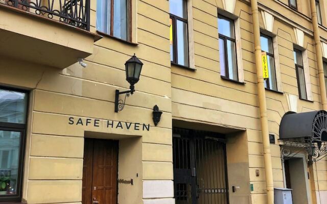 Safe Haven / Naberezhnaja reki Mojki 31 — Apart-otel'