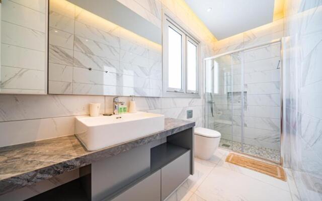 Mythicals Ground floor with garden 2 bed apartment