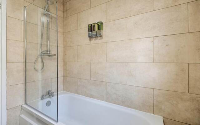 4br-11guests-patio-familyfriendly-citycentre-beach