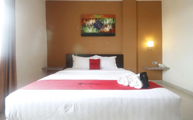 RedDoorz Plus near Universitas Negeri Makassar