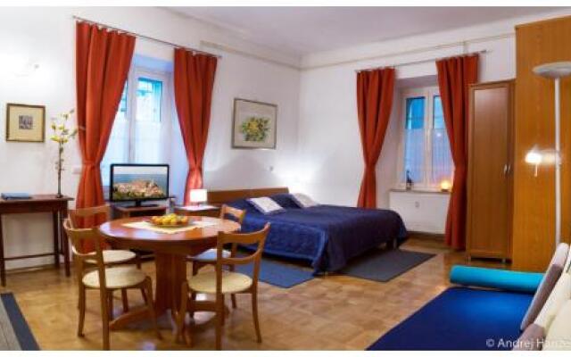 Tour As Central Apartments Nika