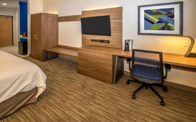Holiday Inn Express Galleria Area