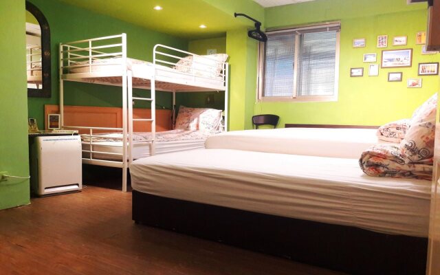 Ximen Triple Tiger Hostel