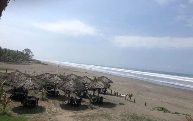 Sambo Mambo Beach Hotel
