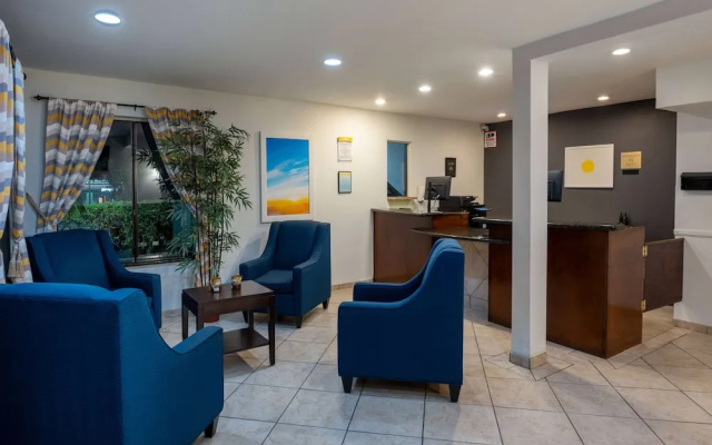 Days Inn By Wyndham Encinitas Moonlight Beach