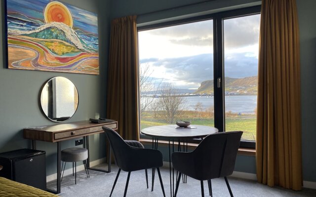 Stones Luxury B&B with hot tub and self-contained rooms