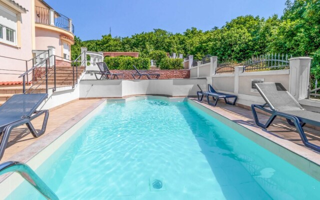 Nice Home in Dramalj With Wifi and 7 Bedrooms
