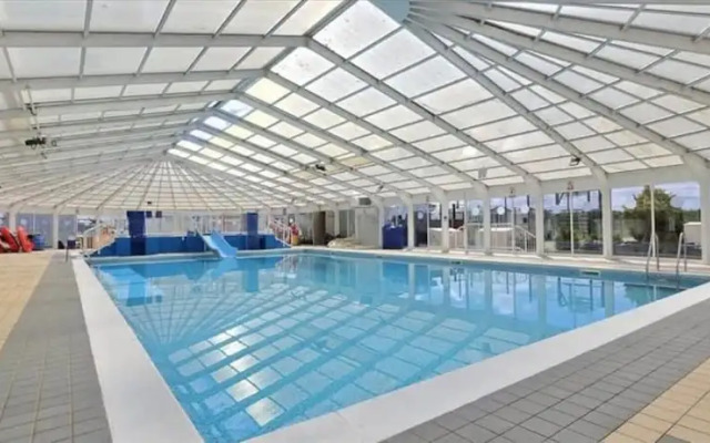 8 Guests - Swimming Pool - 1min to the Beach