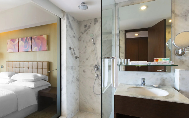 Four Points by Sheraton Hotel & Serviced Apartments, Pune