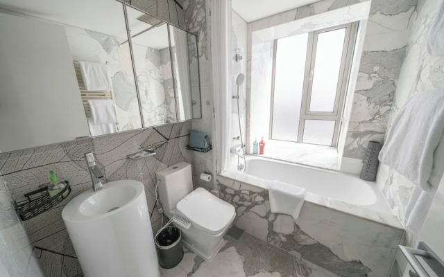 Tyms 2BR 1BA Apt Xujiahui Metro