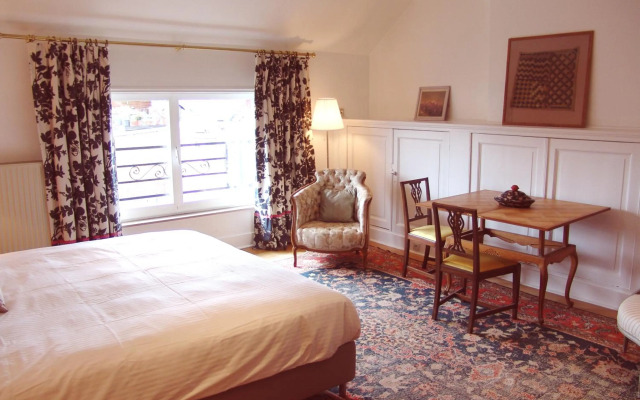 Louise Chatelain suites