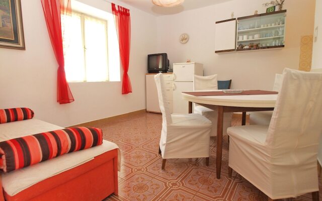Apartment 256