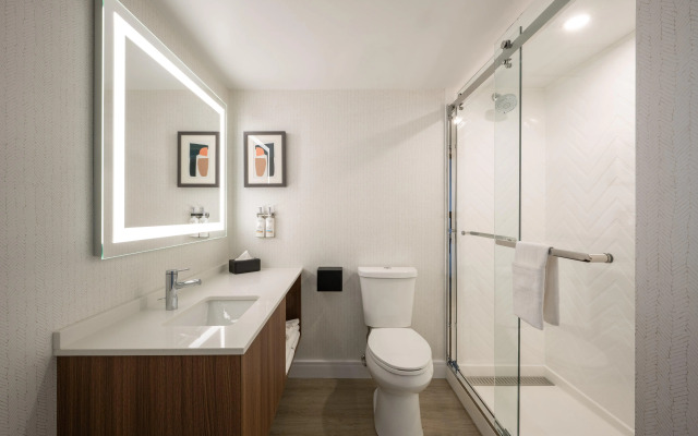 Holiday Inn and Suites Winnipeg Downtown by IHG