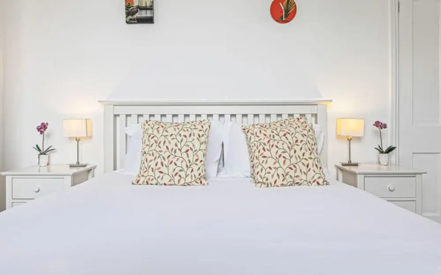 Bakersfield Retreat - From 200 Per Night