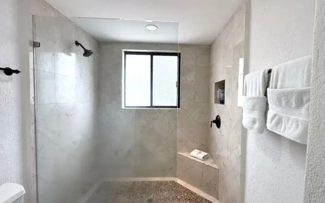 2BD Beach Front Luxury in Cabo