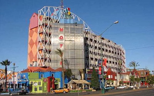 Festival Plaza