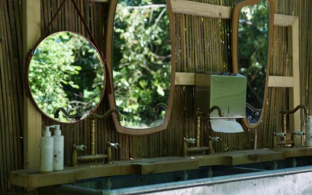 Marston Park - Luxury Lakeside Bell Tents