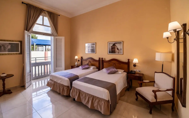 Hotel E Saratoga