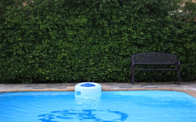 Topaas Resort And Swimmimg Pool