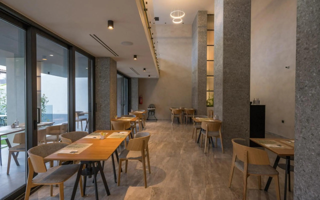 Hyperion City Hotel