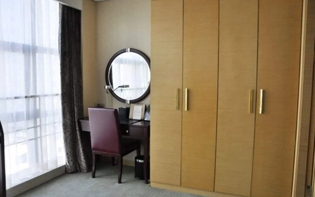 Regal Plaza Hotel & Residence Waigaoqiao
