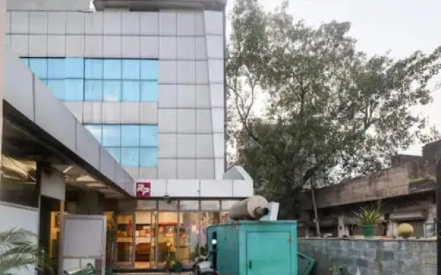 Capital O 82559 Royal Plaza