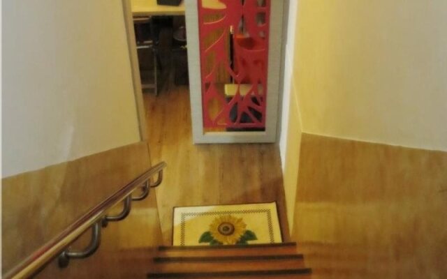 Liuhe Corner House 737