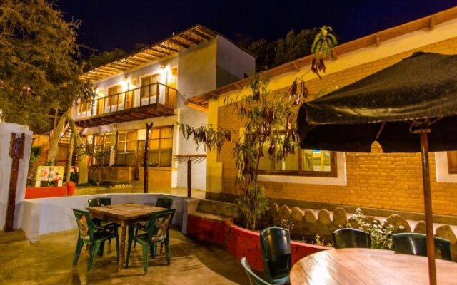 Palosanto Backpackers