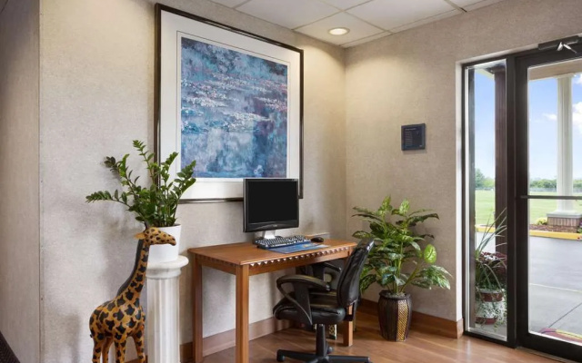 Days Inn by Wyndham Middletown