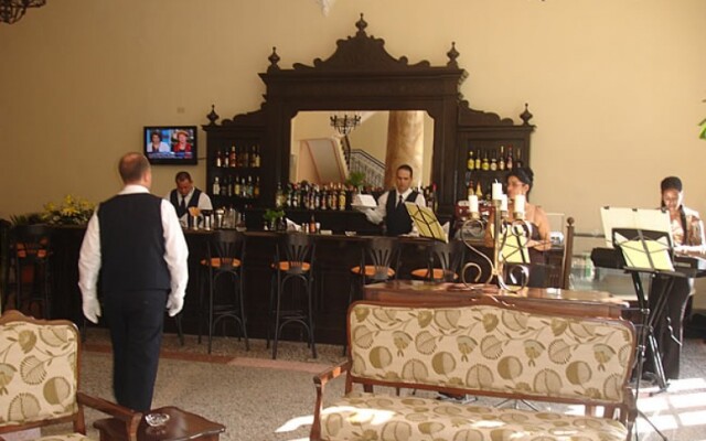 Hotel E Velasco