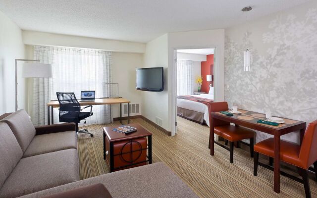 Residence Inn Houston The Woodlands / Lake Front Circle