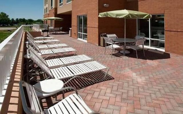 Fairfield Inn & Suites Louisville East