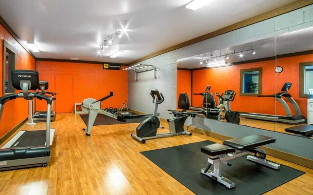 Antler Lodge - Gardiner MT