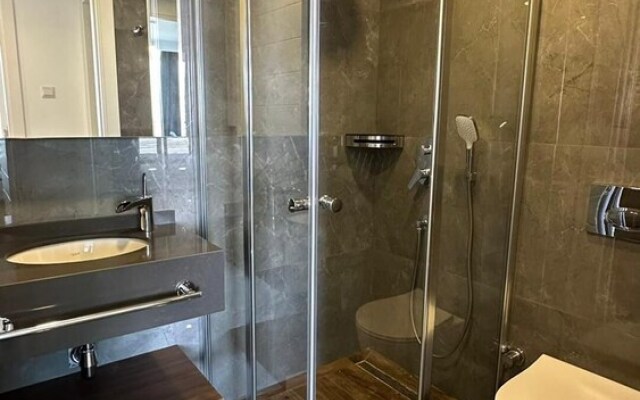 9 Grand Sapphire 2 Bed 2 Bath Pool Beach