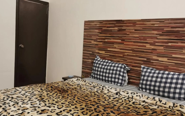 Hotel Elegant Near Airport Agha Khan Karachi Expo Center