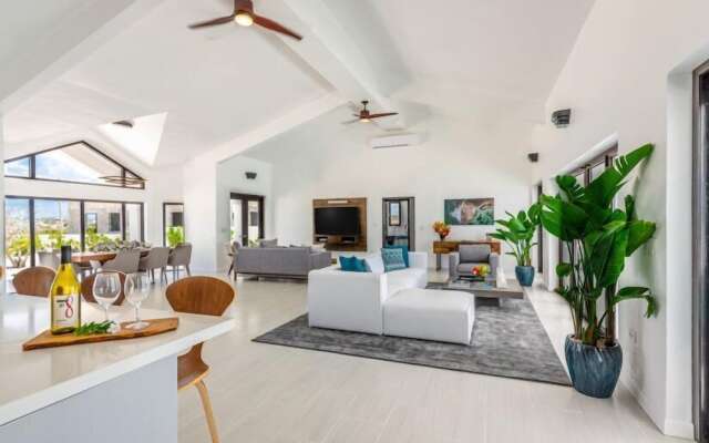 Villa Pelican Bay