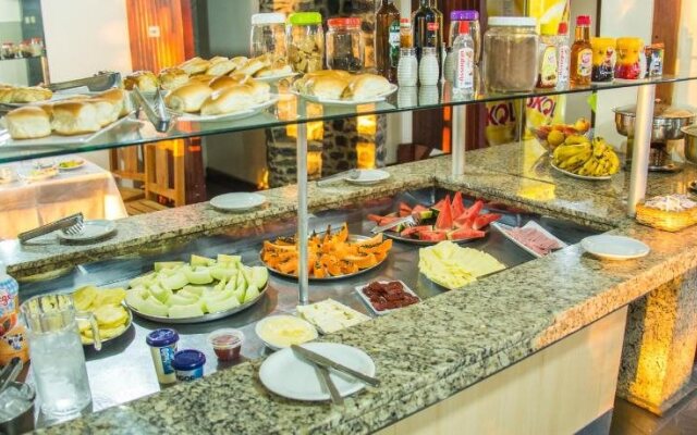 Candeias Hotel Gold Fish