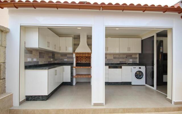 Amazing 5-bedroom villa in Costa Adeje