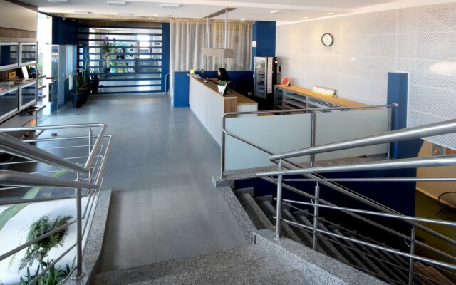 Cris Hotel