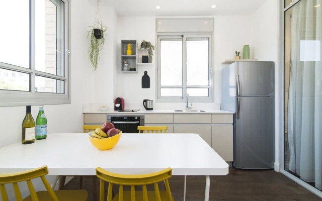 Bauhaus Boutique by TLV2rent