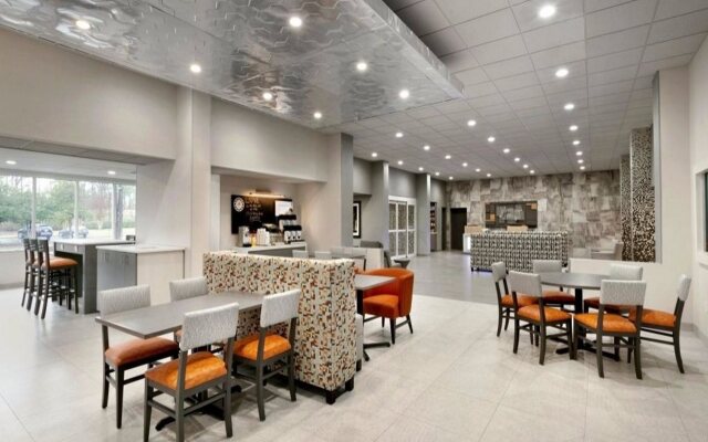 Holiday Inn Express Williamsbrg Busch Gardens Area by IHG