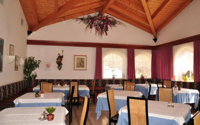 Hotel Dolomiten