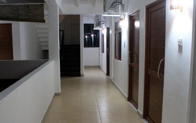 Tharusha Holiday Inn