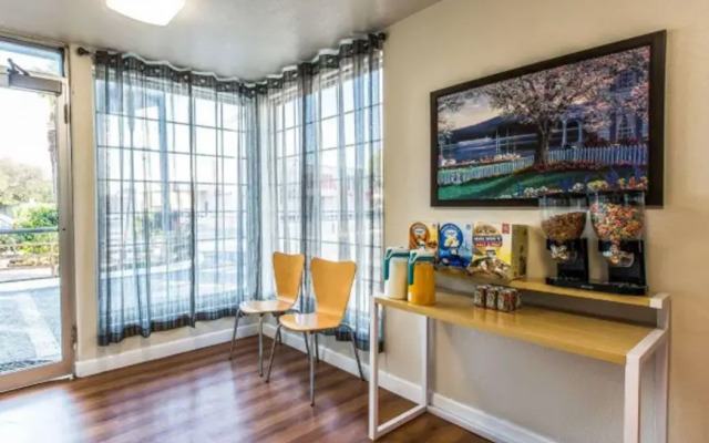 Rodeway Inn Downtown Hanford