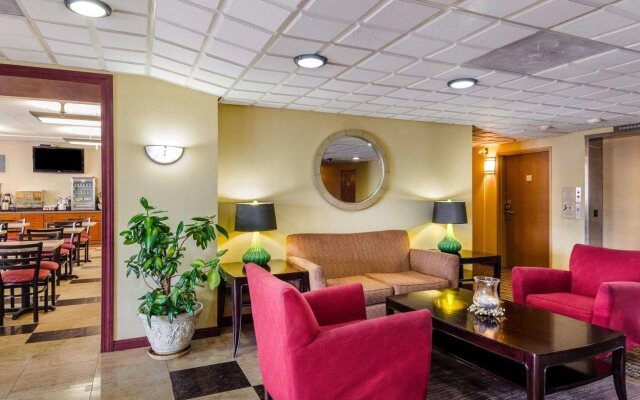 Comfort Inn & Suites Fall River