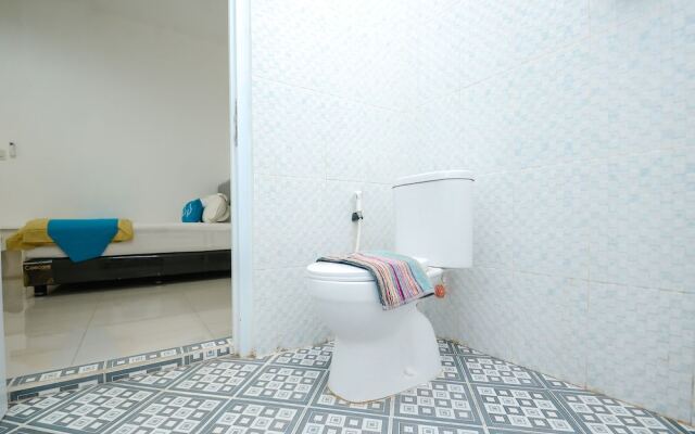 Airy Eco Syariah UNESA Ketintang Madya 151 Surabaya