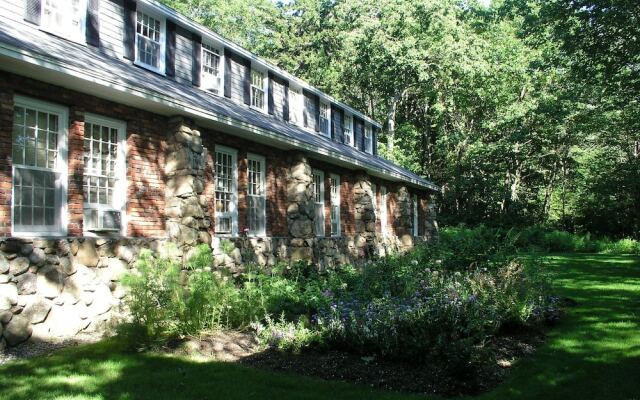 Cape Arundel Inn - Club House