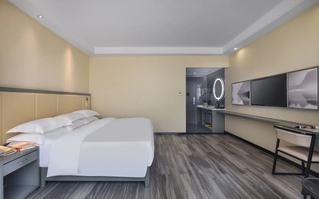 Wing Hotel Guilin - Central Square