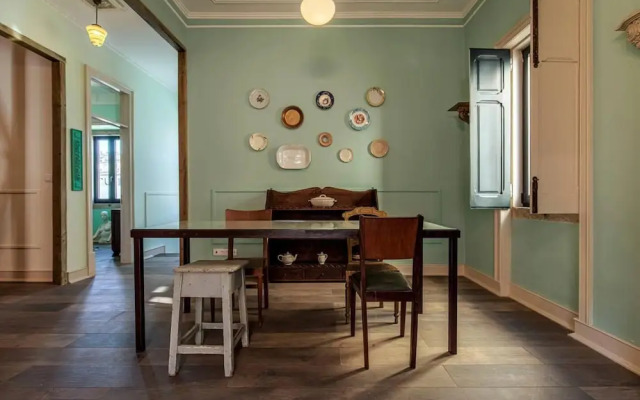 Beautiful Classic Designed 3-bed Villa in Lisboa