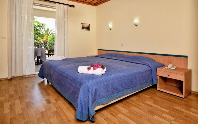 Studio Nikiti Beach